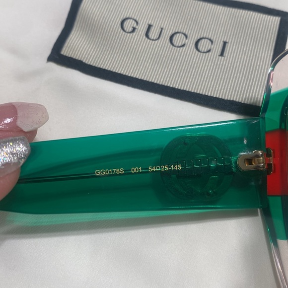 GUCCI SUNGLASSES GREEN ๐ฅโค๏ธ LIKE NEW
Authentic ๐ฅ - Picture 7 of 10